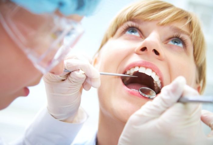 Jak skutecznie walczyć z próchnicą zębów?