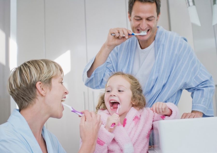 Prawidłowa higiena jamy ustnej: jak myć zęby, by były zdrowe?